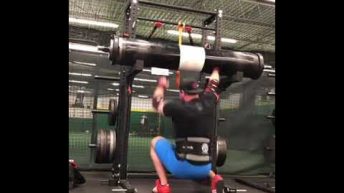 bodybuilder drops weight log on