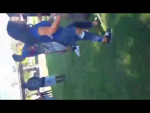2 girls get into a fight