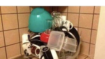 How a man washes dishes meme