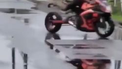 guy wrecks motorcycle