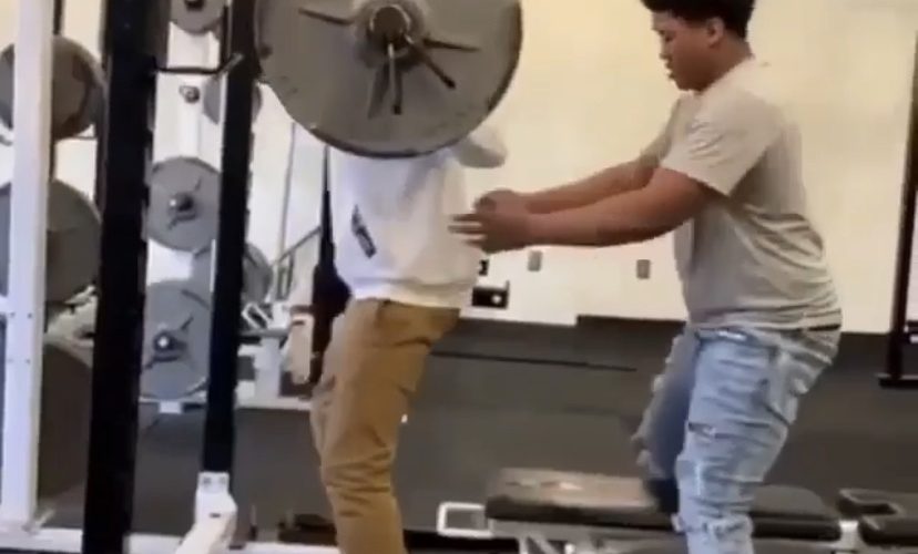 Squat fail in gym