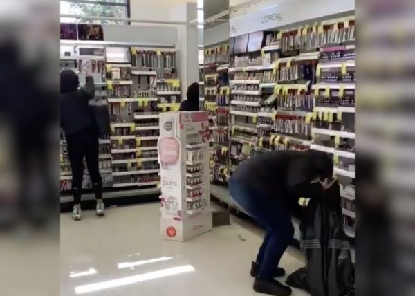 Walgreens thieves steal in broad daylight