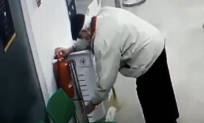 Old man mistakes fire extinguisher for sanitizer