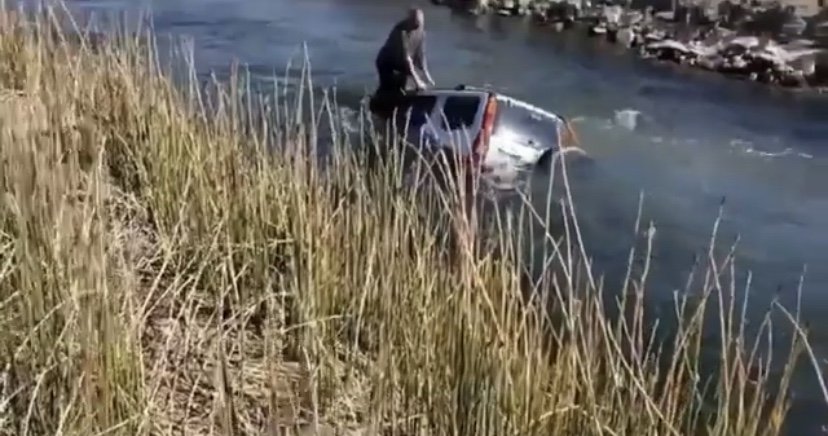 Floating on drowning car