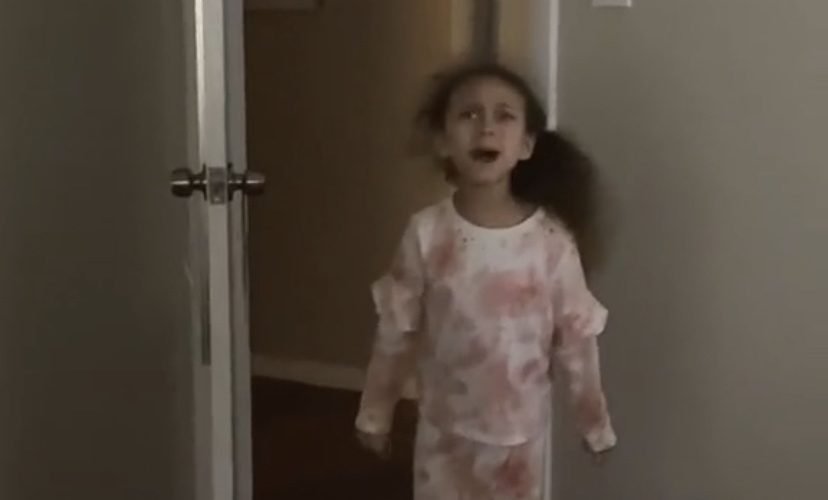 Daughter screams at mom to clean room