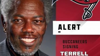 Buccaneers signing Terrell Owens meme
