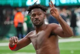 What time will you be back from lunch Antonio Brown quitting meme